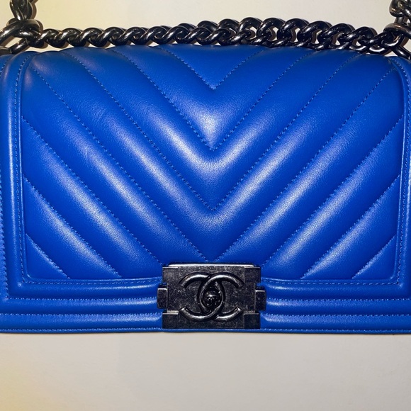 😍💙Chanel Blue chevron quilted  Shoulder Bag with Chain Boy Bag - Picture 14 of 16